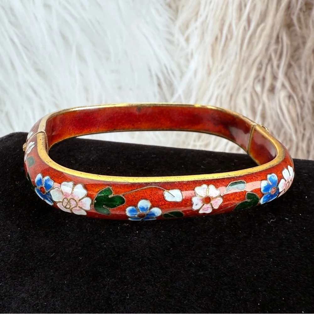 Vintage Goldtone Asian Red Orange Floral Cloisonne Hinged Square Bracelet